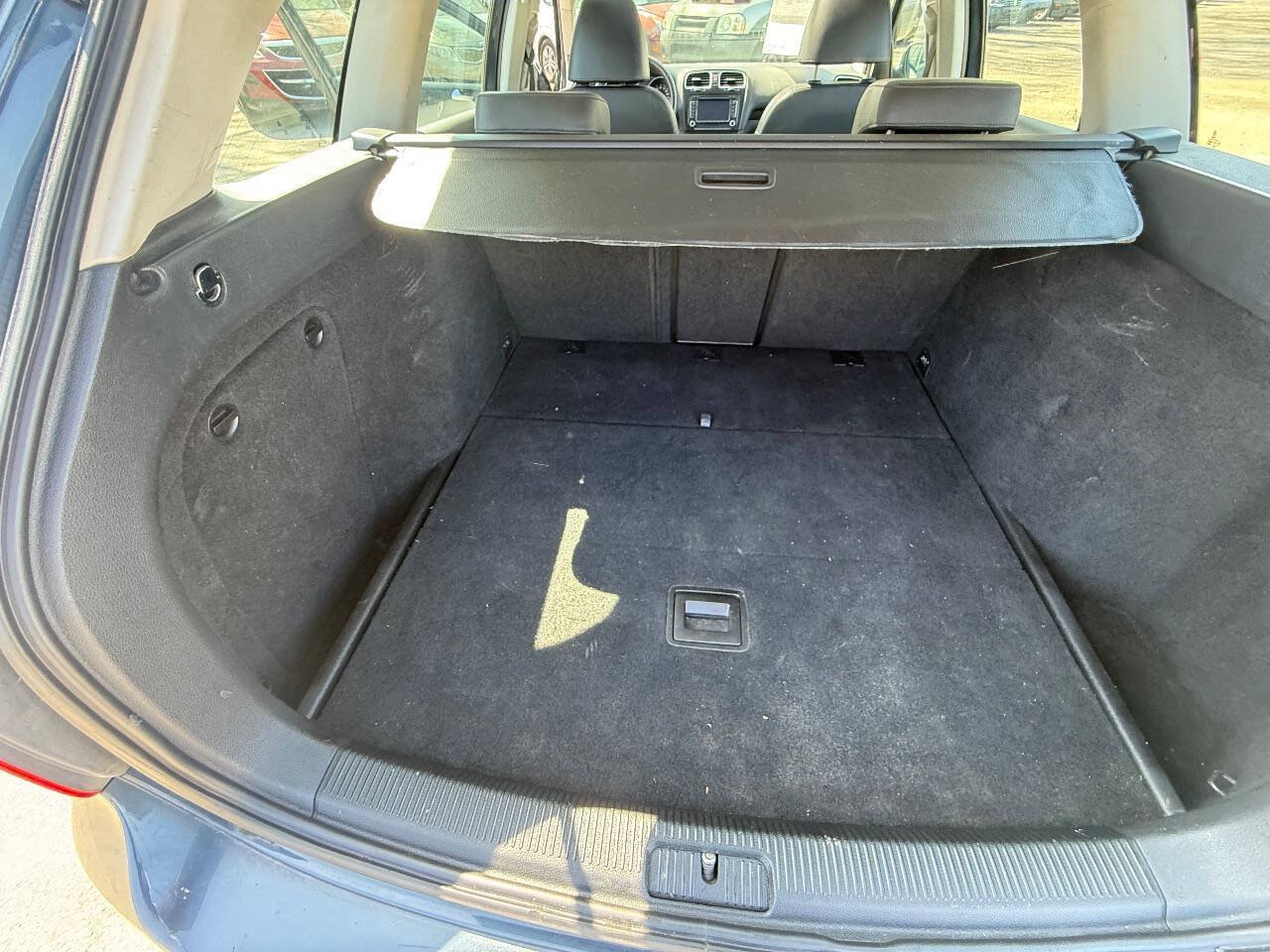 Used 2010 Volkswagen Jetta SE FWD image 19