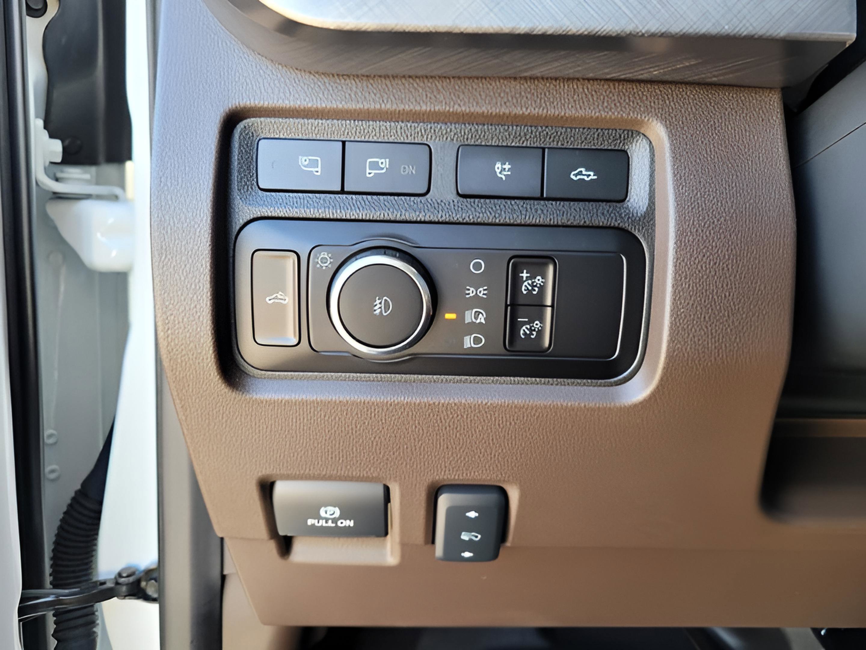 Used 2024 Ford F350 King Ranch image 10