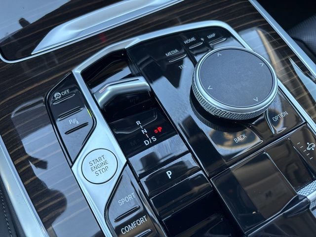 Used 2025 BMW X7 xDrive40i image 24