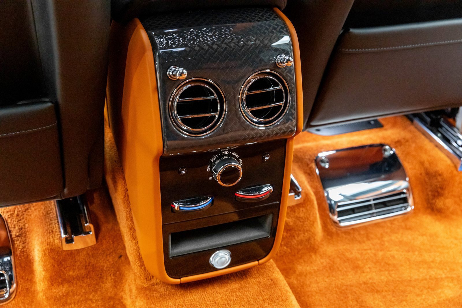 New 2026 Rolls-Royce Cullinan Black Badge image 33