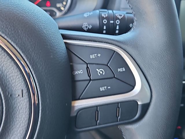 Used 2018 Jeep Renegade Latitude image 20