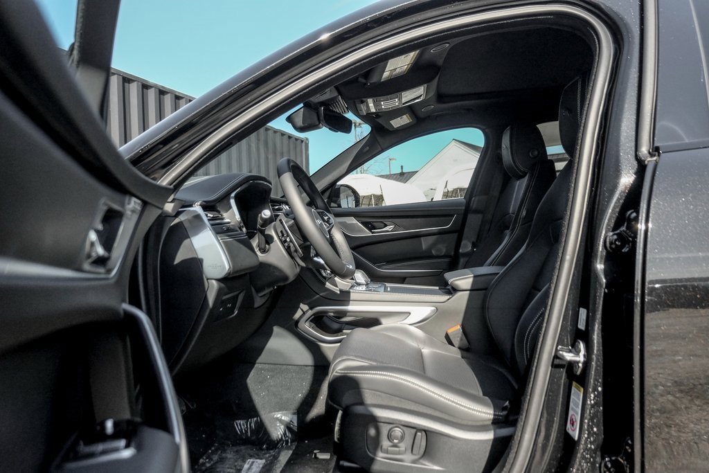 New 2025 Jaguar F-PACE R-Dynamic S image 9