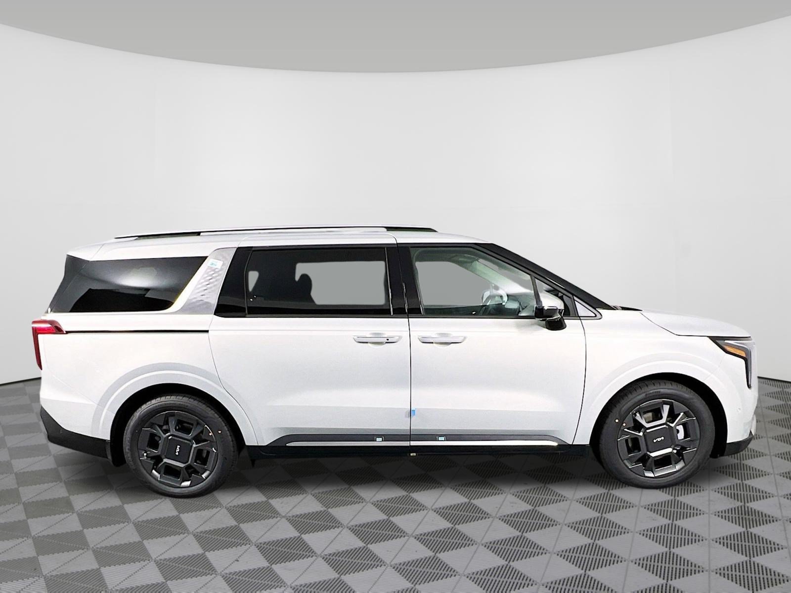 New 2025 Kia Carnival SX FWD image 34