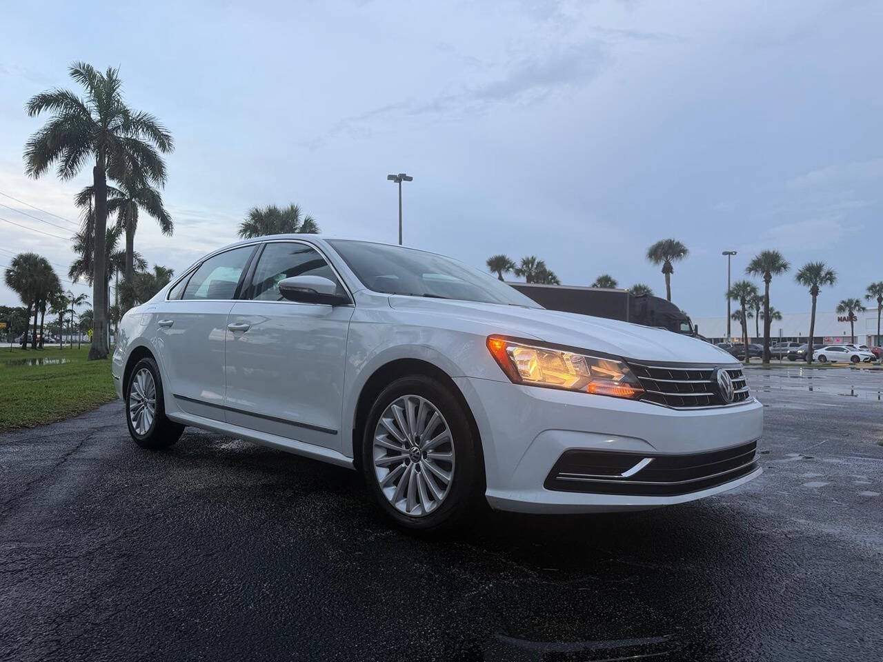 Used 2016 Volkswagen Passat 1.8T SE FWD image 6