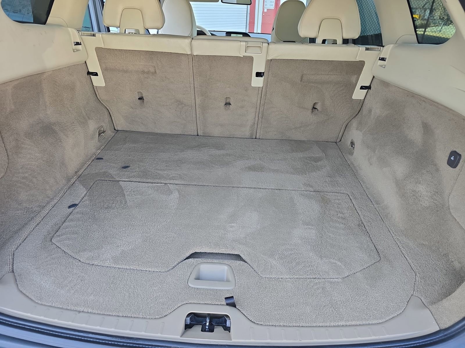 Used 2011 Volvo XC60 3.2 R-Design image 16