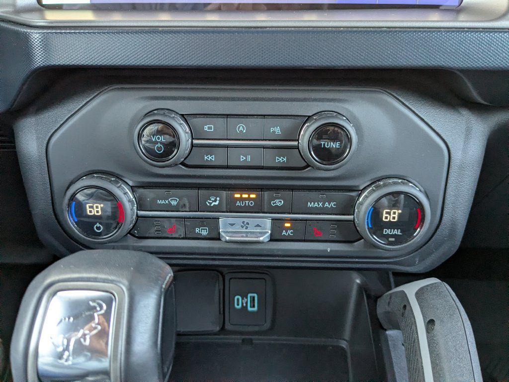 Used 2023 Ford Bronco Outer Banks w/ Sasquatch Package AWD/4WD image 5