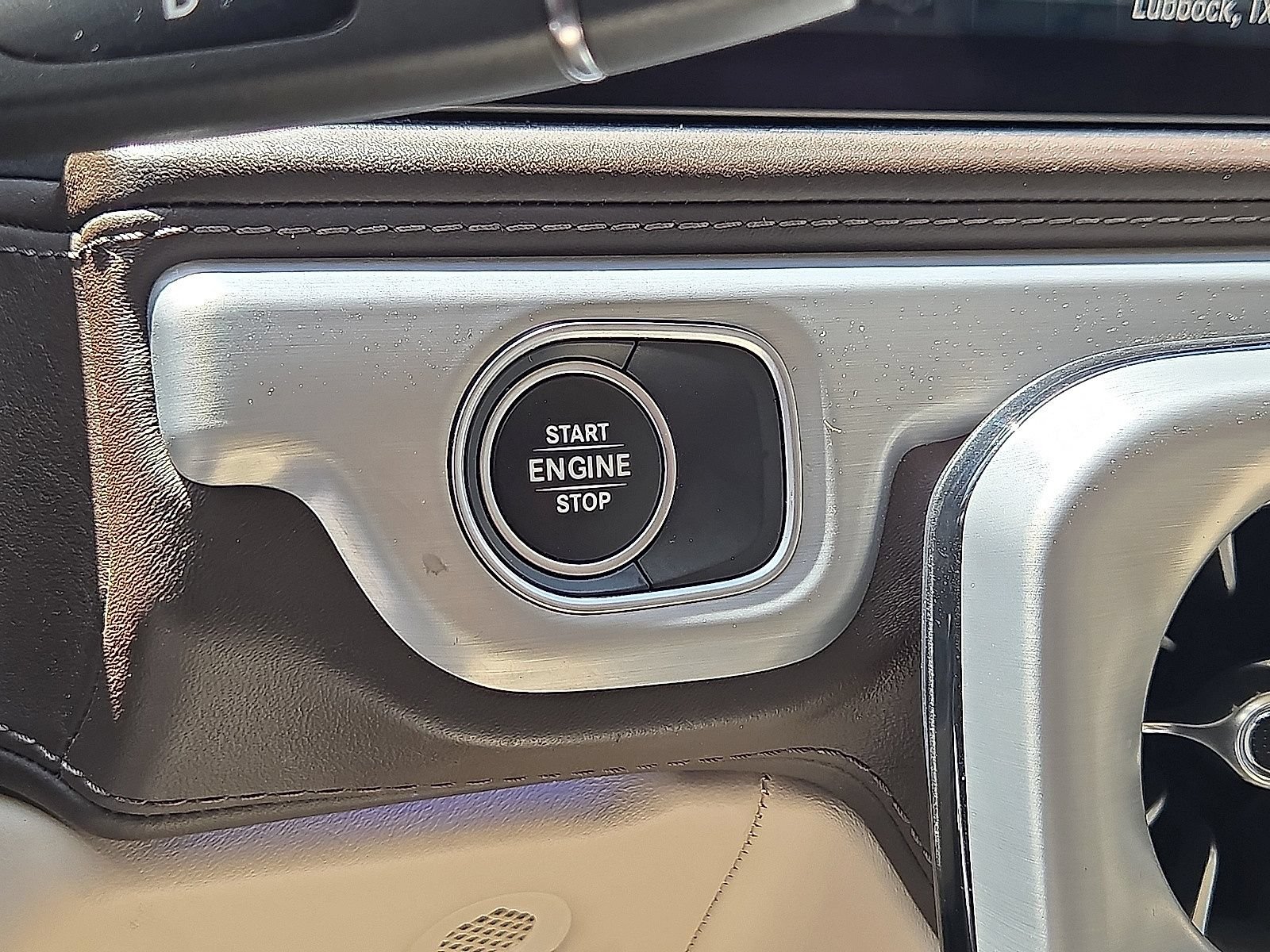 Used 2023 Mercedes-Benz G 550 image 32
