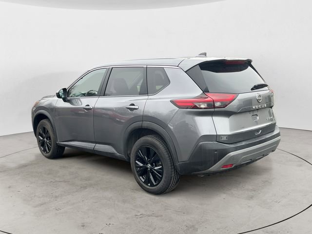 Used 2023 Nissan Rogue SV image 3