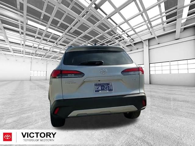 Certified 2025 Toyota Corolla Cross XLE image 4