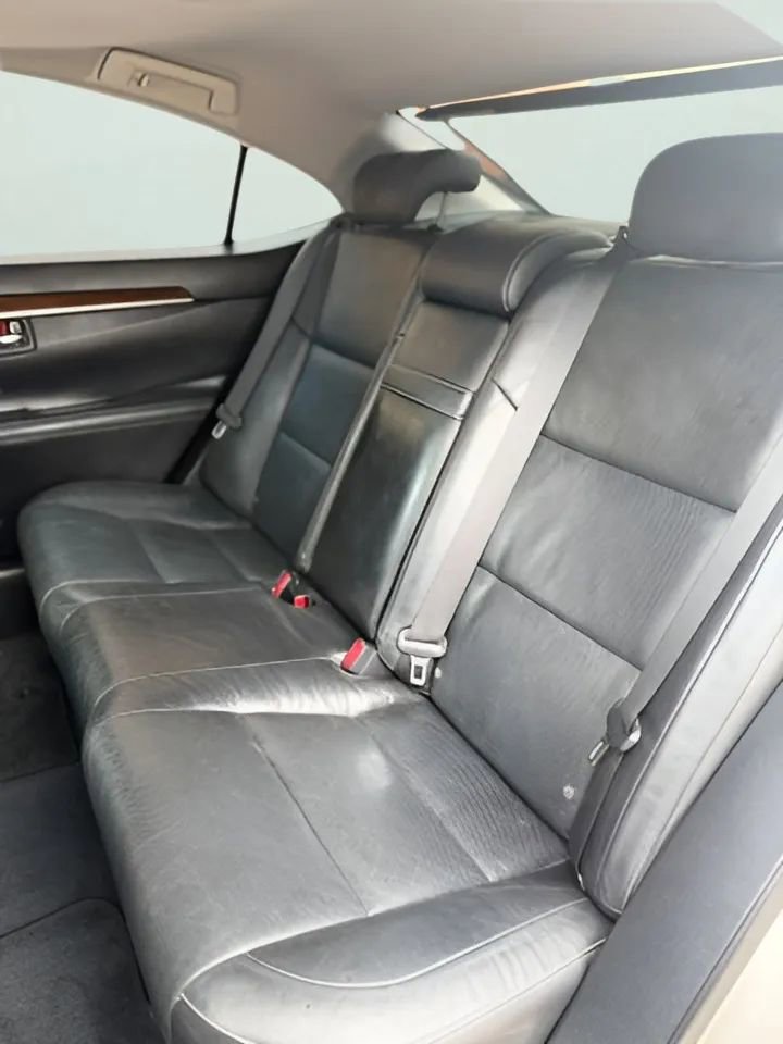 Used 2015 Lexus ES 350 w/ Luxury Package FWD image 16