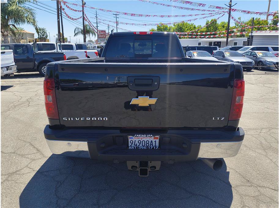 Used 2011 Chevrolet Silverado 3500 LTZ w/ LTZ Plus Package AWD/4WD image 11