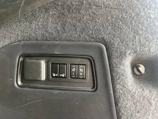 Used 2021 Cadillac Escalade ESV Sport Platinum RWD image 15