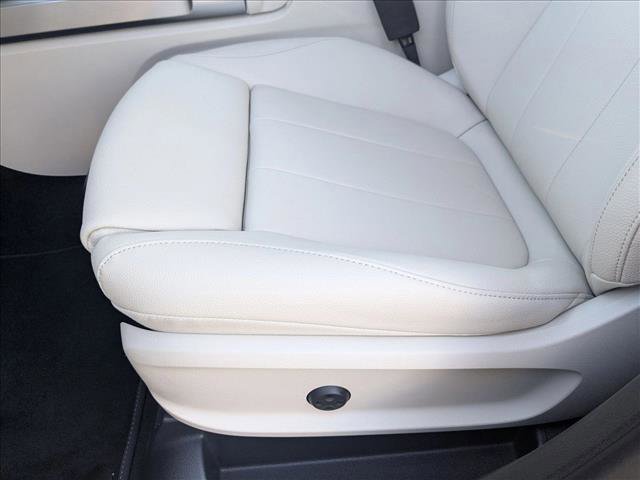 New 2026 Mercedes-Benz GLB 250 image 4