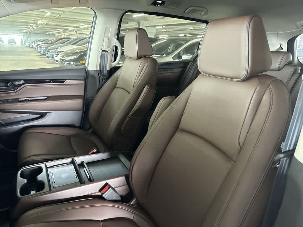 New 2026 Honda Odyssey Touring image 13