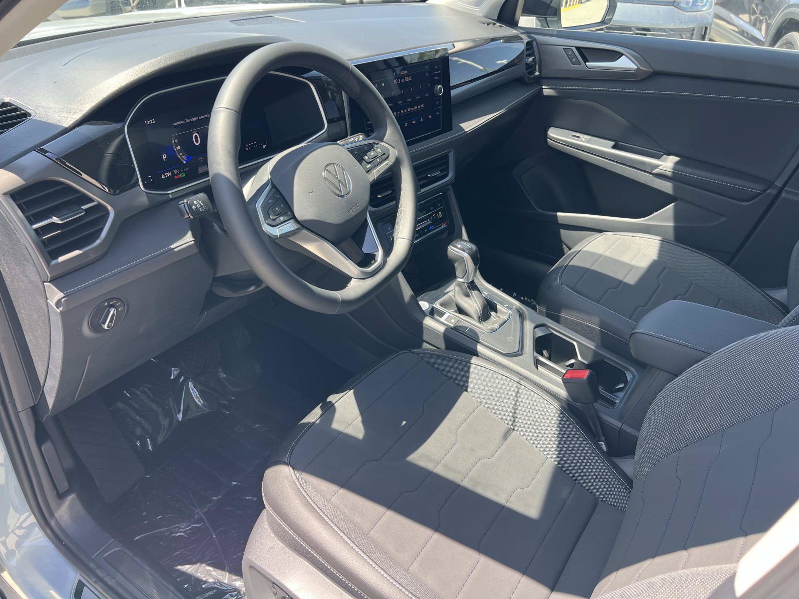 New 2026 Volkswagen Taos SE FWD image 6