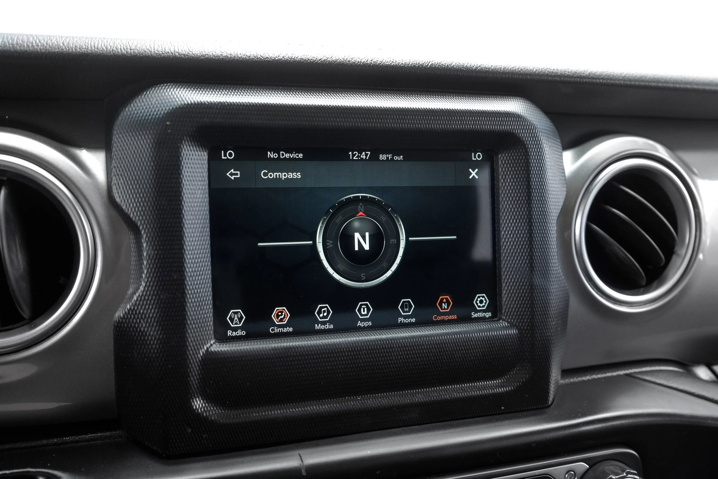 Used 2020 Jeep Wrangler Unlimited Sahara image 27