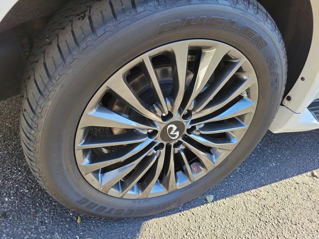 Used 2024 INFINITI QX80 Sensory image 12