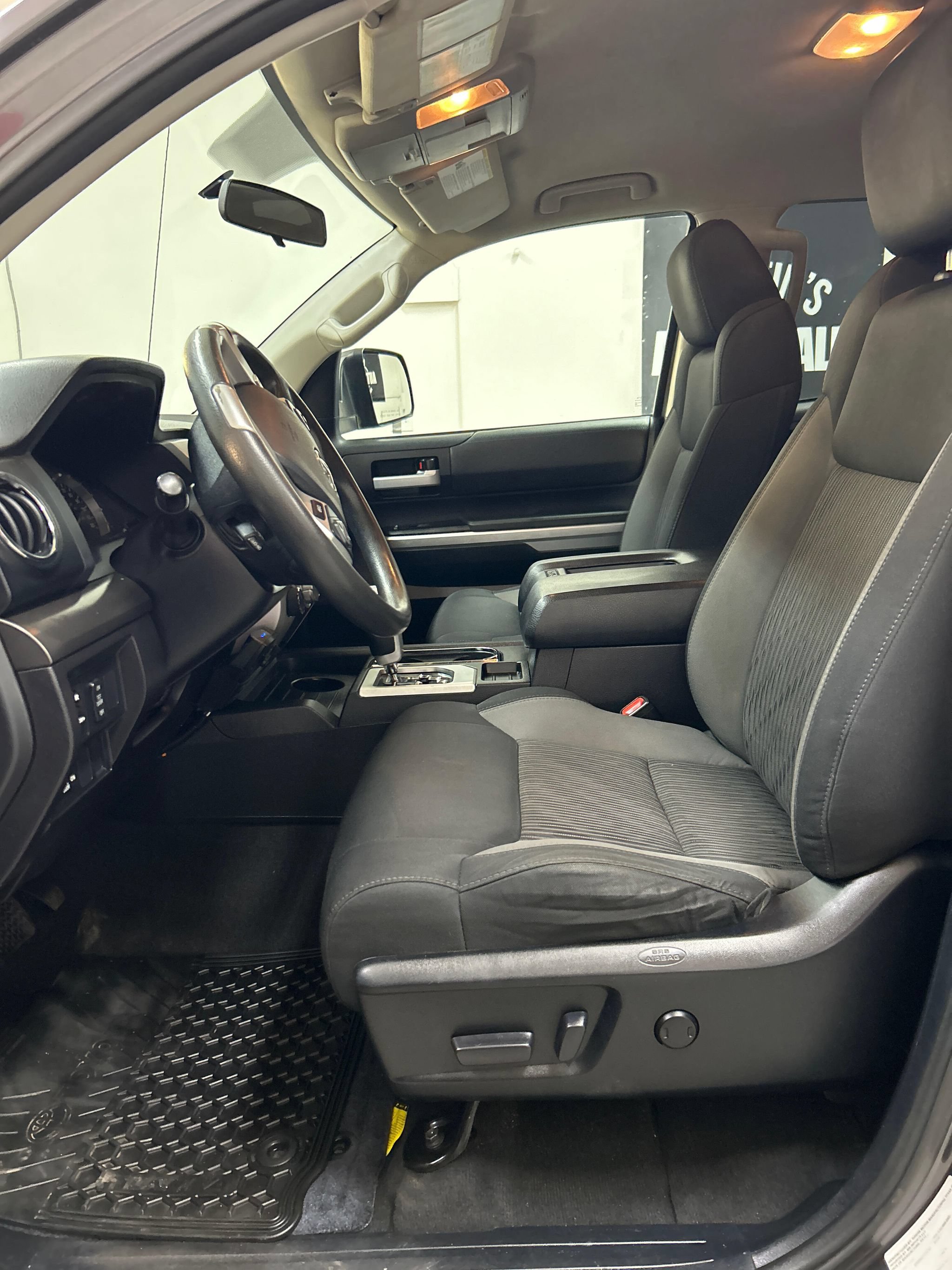 Used 2014 Toyota Tundra SR5 AWD/4WD image 8