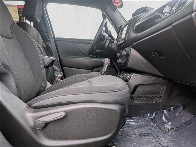 Used 2022 Jeep Renegade Altitude w/ Convenience Group image 20