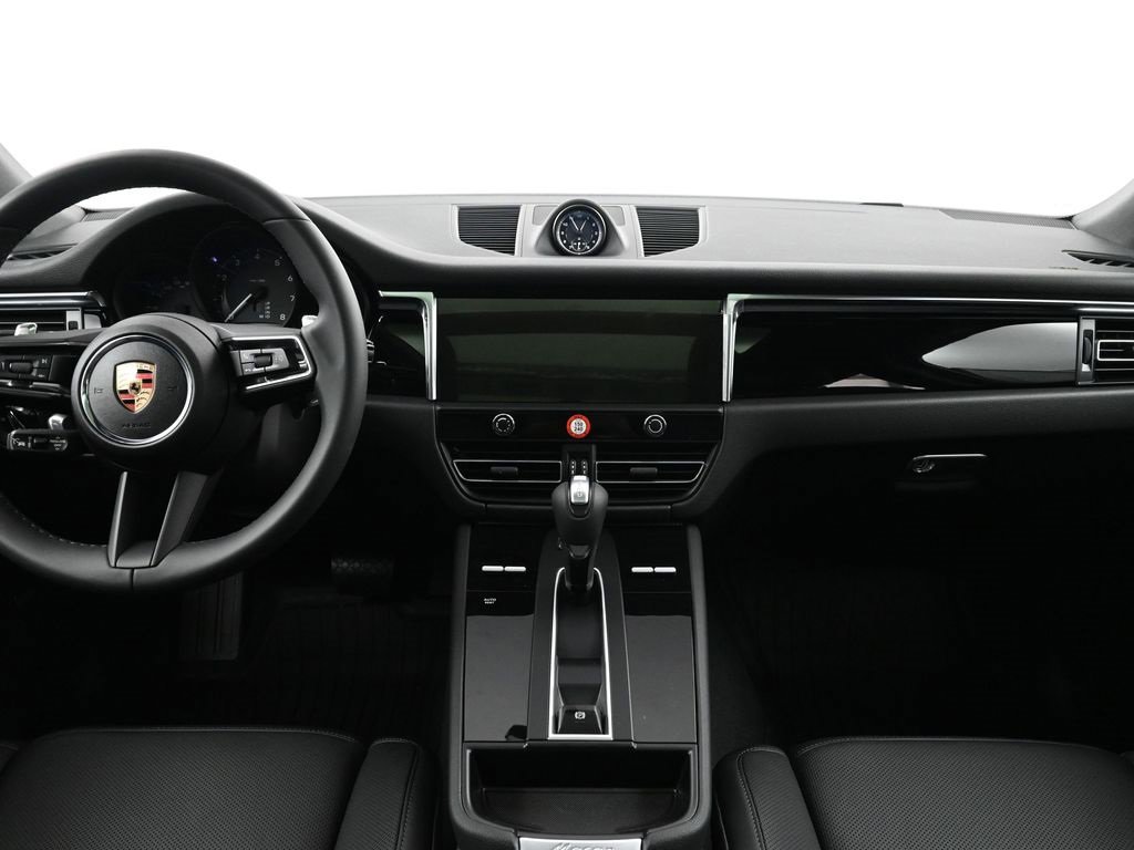 New 2025 Porsche Macan image 9