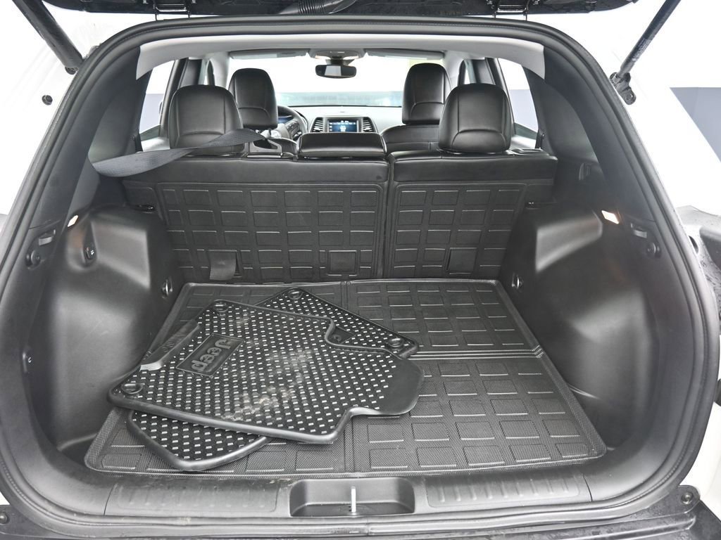 Used 2022 Jeep Cherokee Trailhawk w/ Comfort/Convenience Group image 15