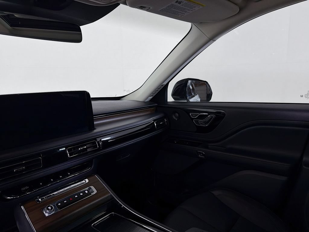 Used 2025 Lincoln Aviator Reserve AWD/4WD image 22
