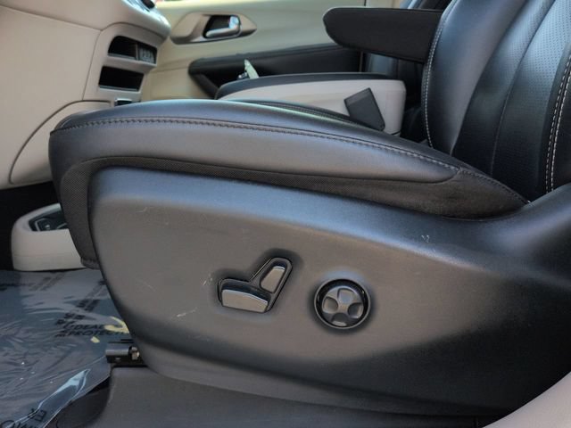 Certified 2024 Chrysler Pacifica Touring-L FWD image 19