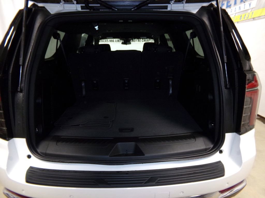 New 2025 Chevrolet Suburban LS image 25