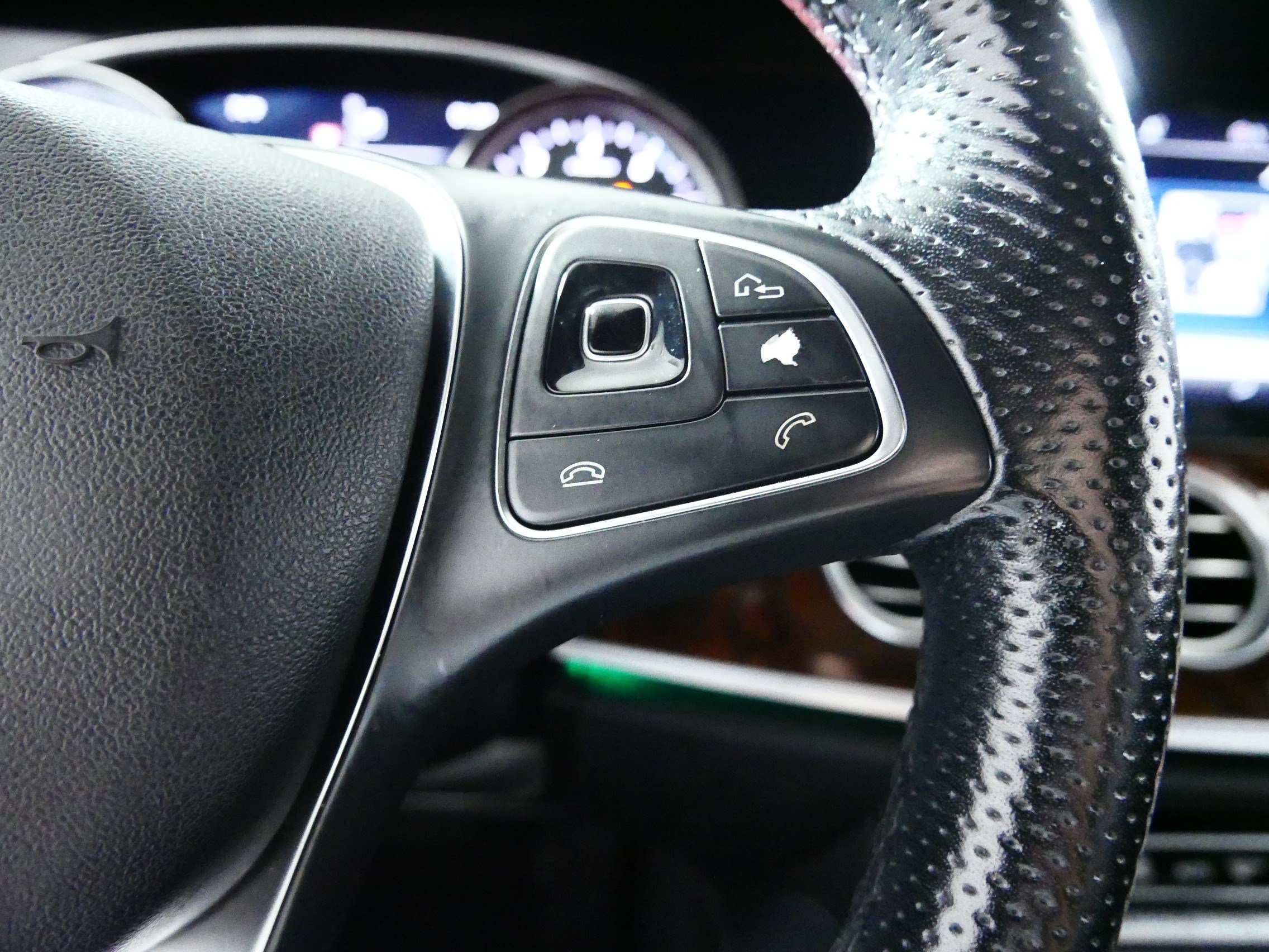 Used 2018 Mercedes-Benz E 300 4MATIC image 28