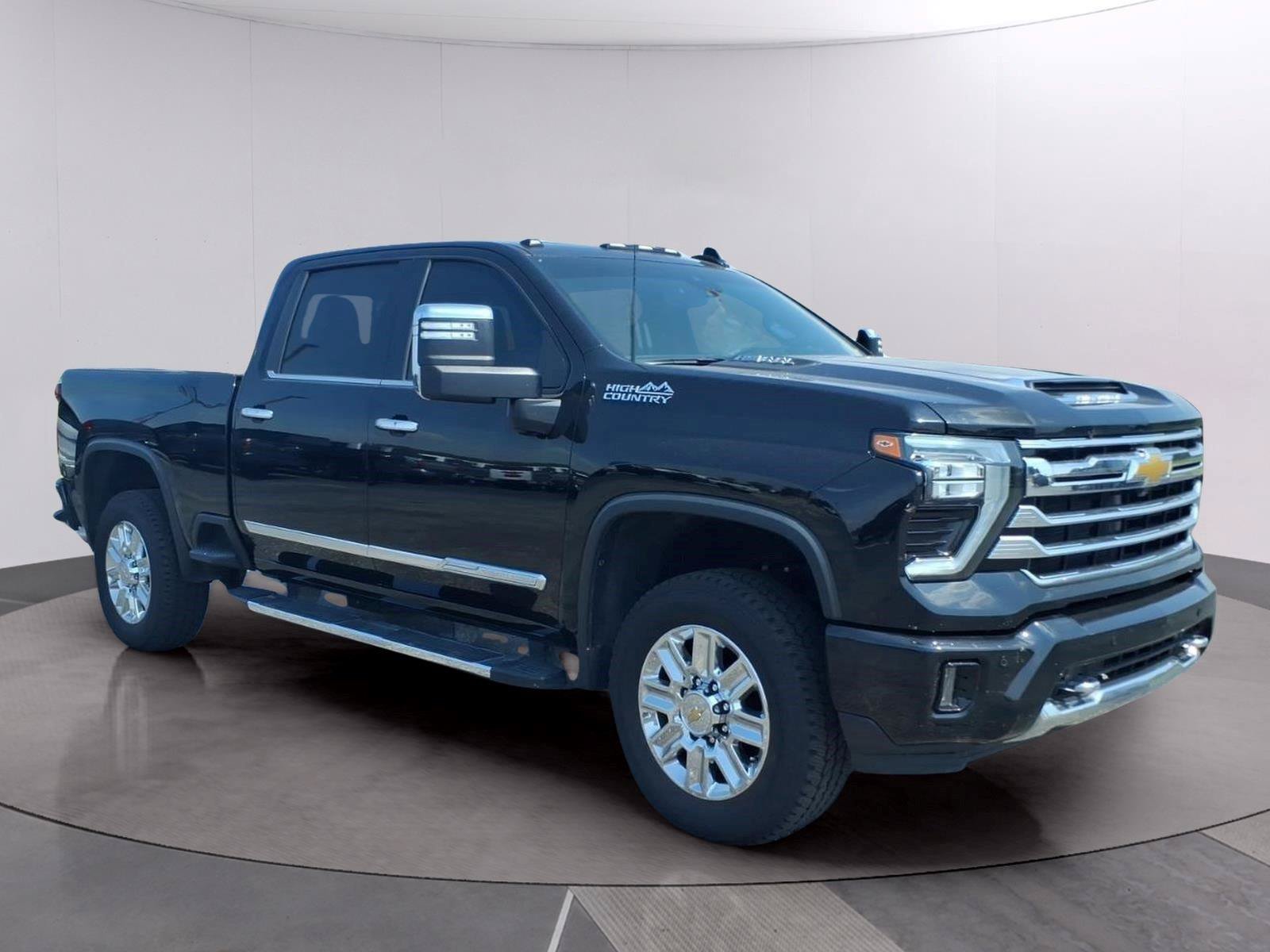 Used 2024 Chevrolet Silverado 2500 High Country w/ High Country Premium Package AWD/4WD image 9