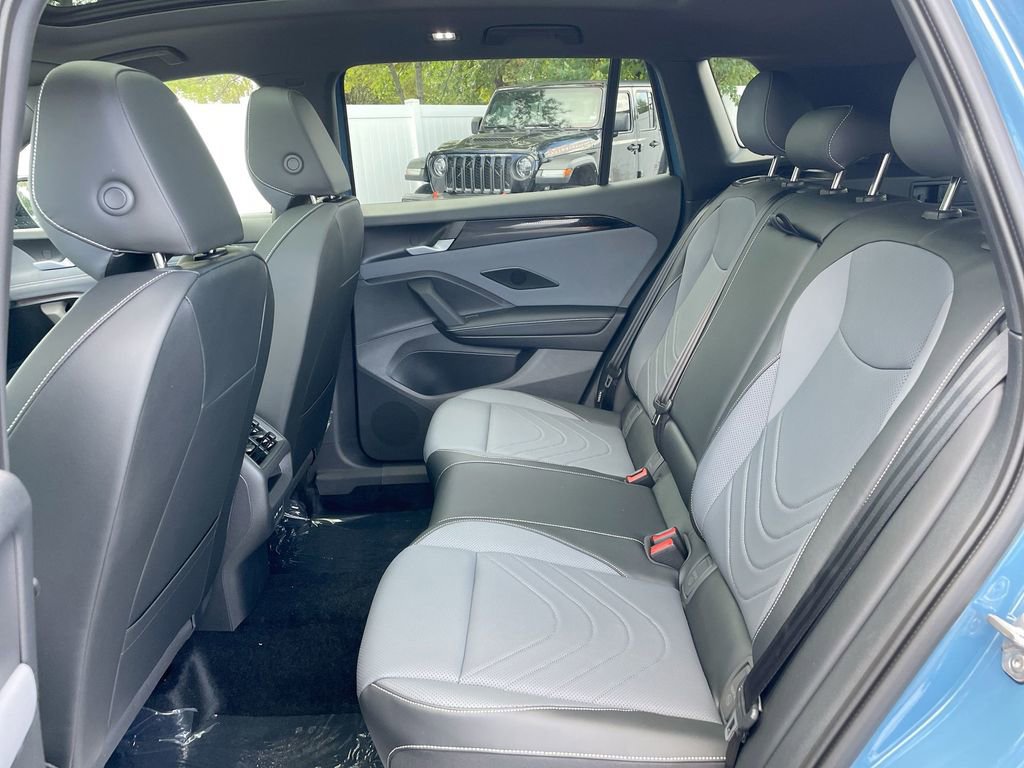 New 2025 Volkswagen Tiguan SE R-Line image 47