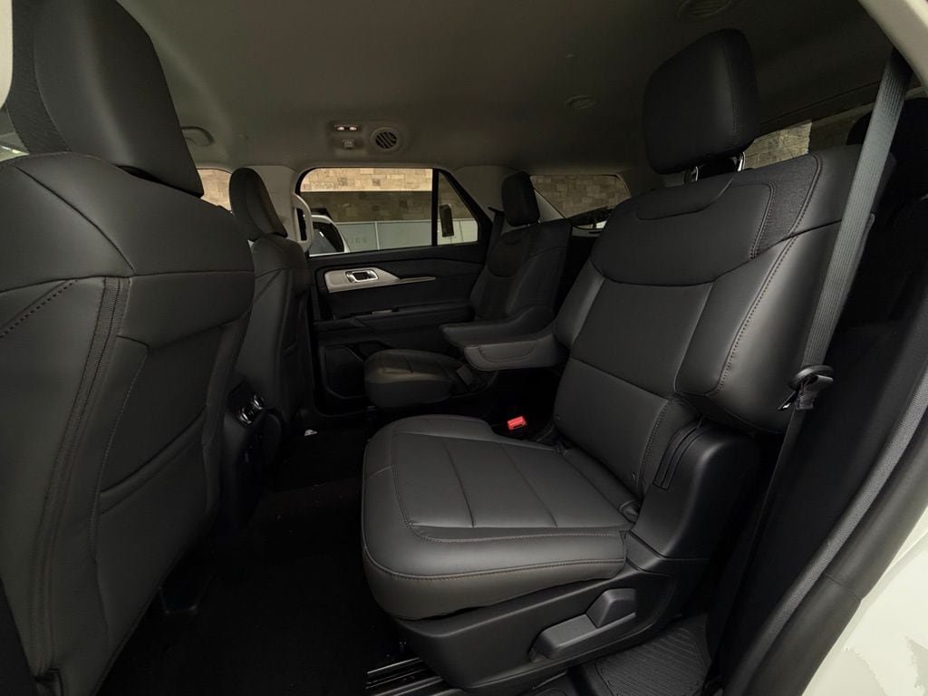 New 2026 Ford Explorer Active w/ Active Comfort Package RWD image 18