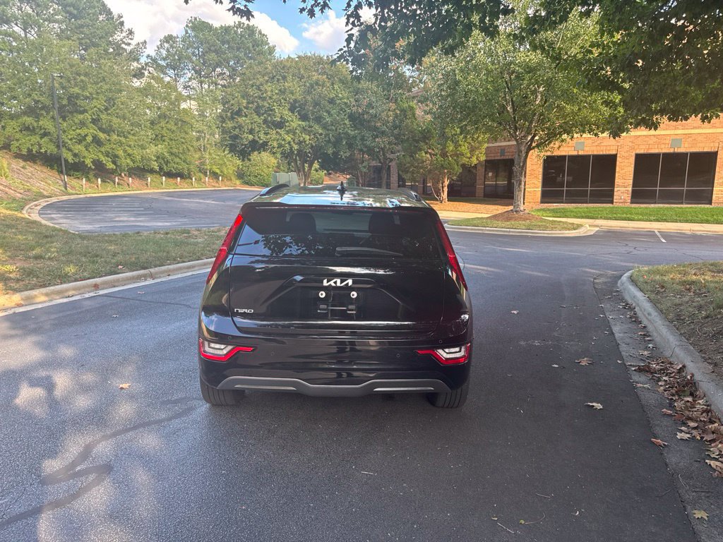 Used 2024 Kia Niro Wave w/ Wave Preserve Package FWD image 5
