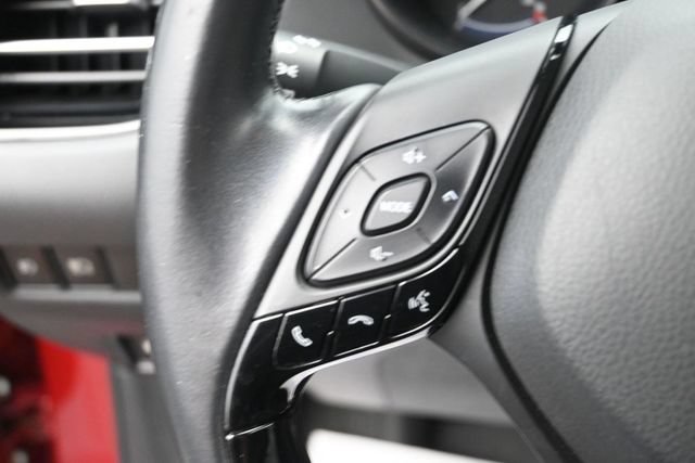 Used 2018 Toyota C-HR XLE FWD image 28