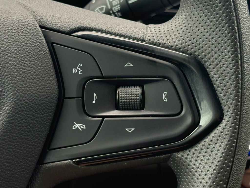 Used 2026 Chevrolet Trax LT FWD image 17
