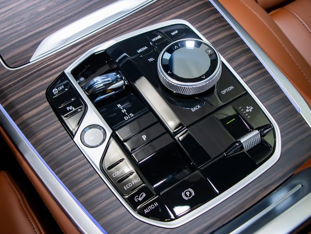 New 2026 BMW X7 M60i image 19