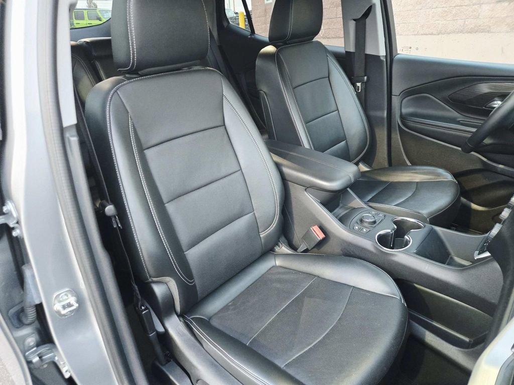 Used 2024 GMC Terrain SLT image 15