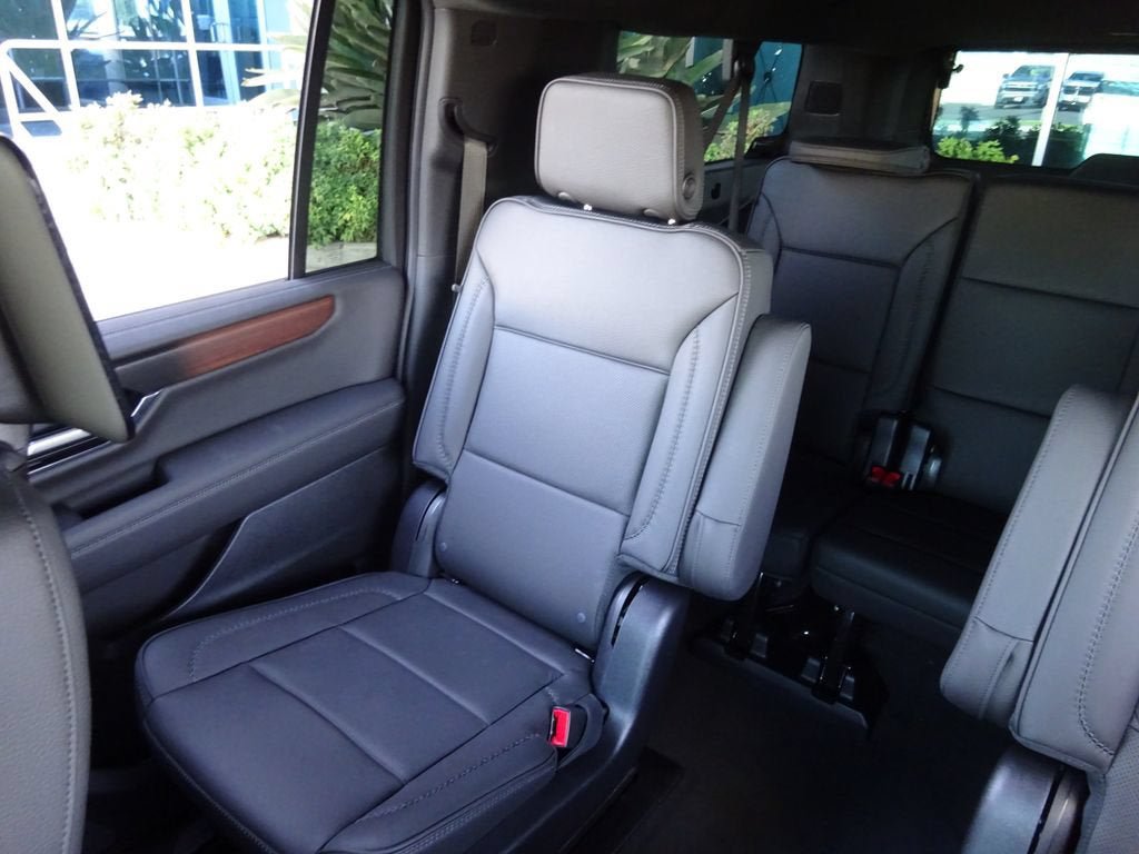 New 2026 GMC Yukon XL Denali w/ Denali Reserve Package AWD/4WD image 13