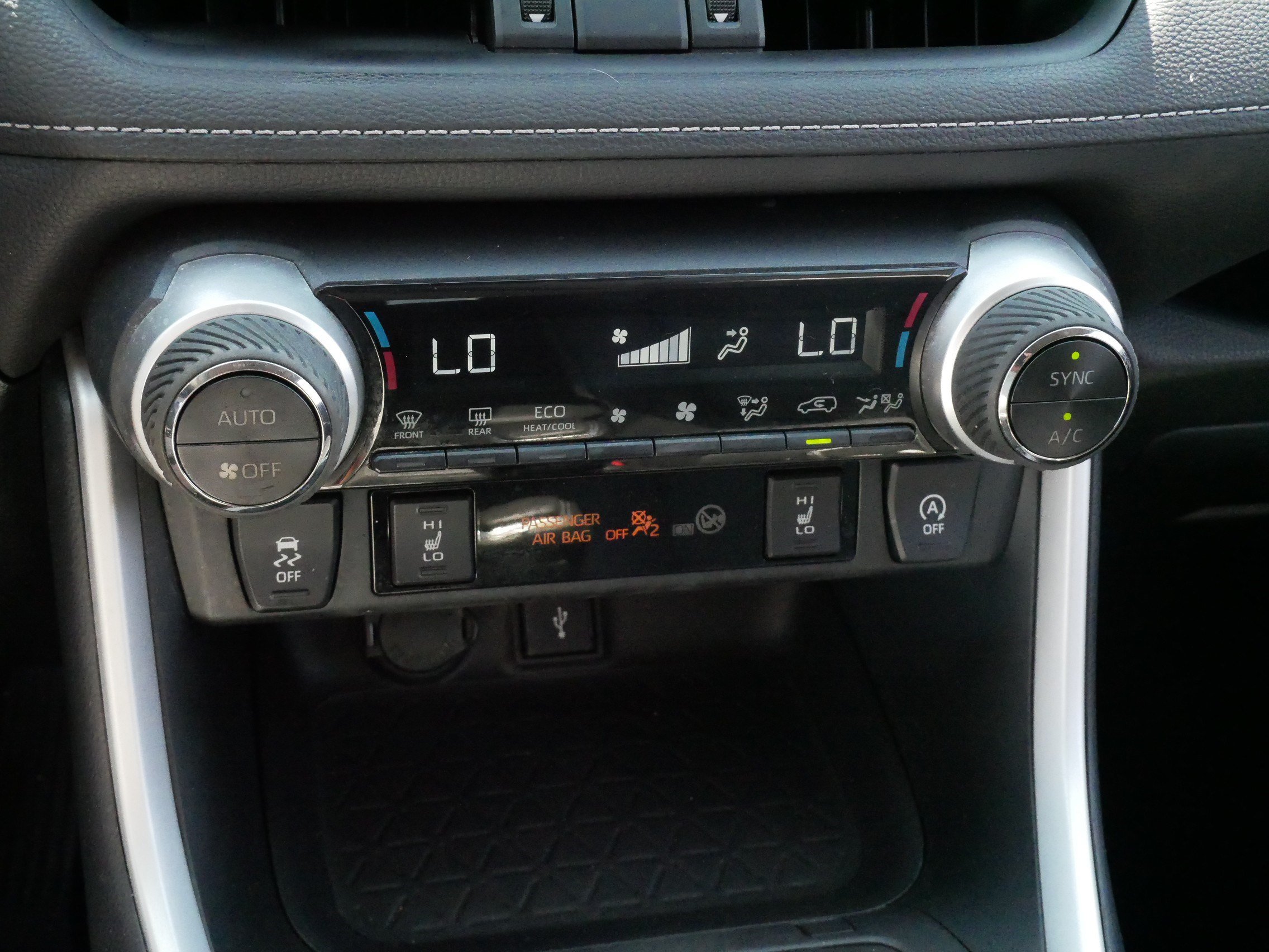 Certified 2021 Toyota RAV4 XLE Premium AWD/4WD image 23