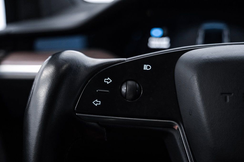 Used 2022 Tesla Model X image 20