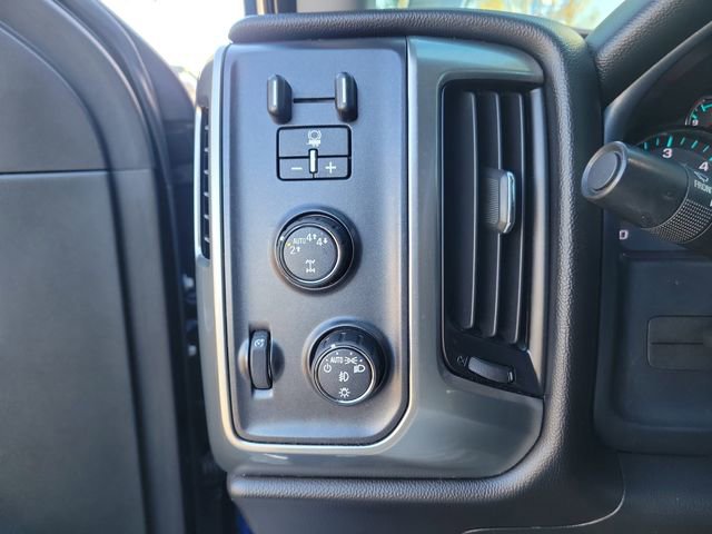 Used 2018 Chevrolet Silverado 1500 LT w/ All Star Edition image 21