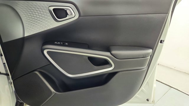 Used 2021 Kia Soul LX FWD image 29