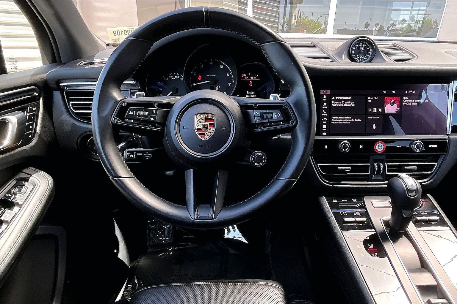 Used 2024 Porsche Macan Turbo AWD/4WD image 5