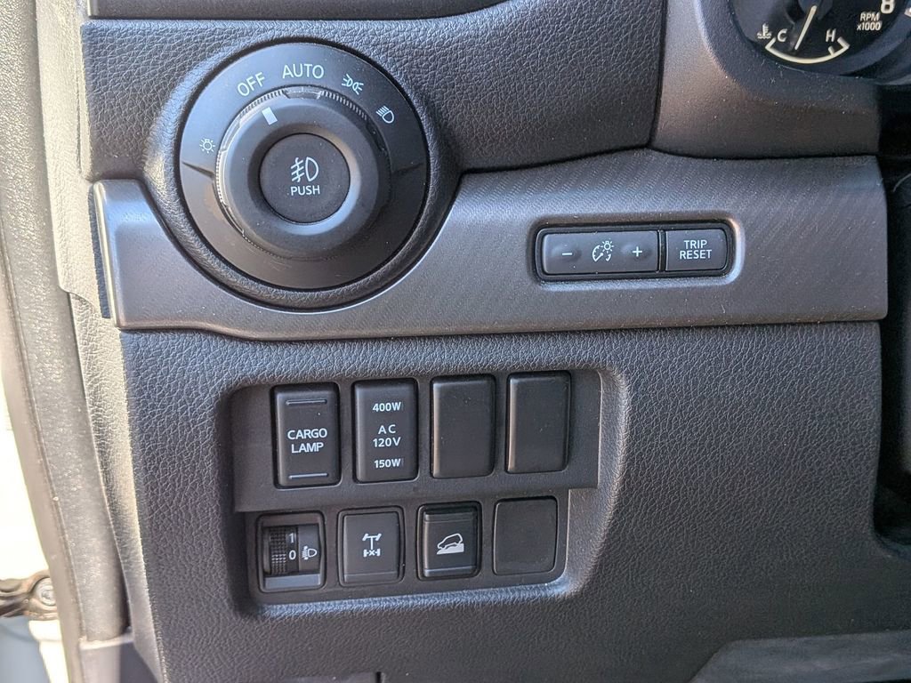 Used 2021 Nissan Titan PRO-4X w/ Pro-4x Convenience Package image 17