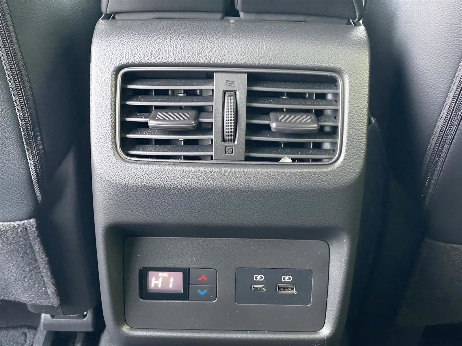 Used 2023 Nissan Rogue SL w/ SL Premium Package image 15