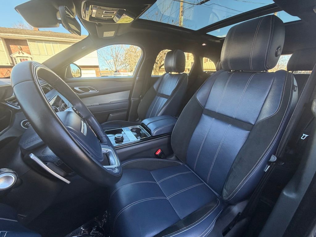 Used 2019 Land Rover Range Rover Velar R-Dynamic SE image 12