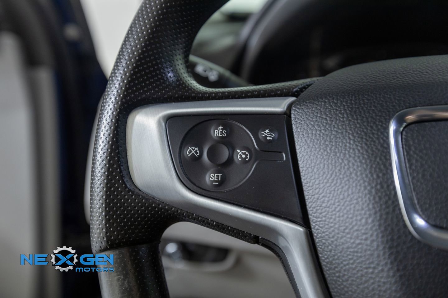 Used 2022 GMC Terrain SLE w/ Driver Convenience Package image 14