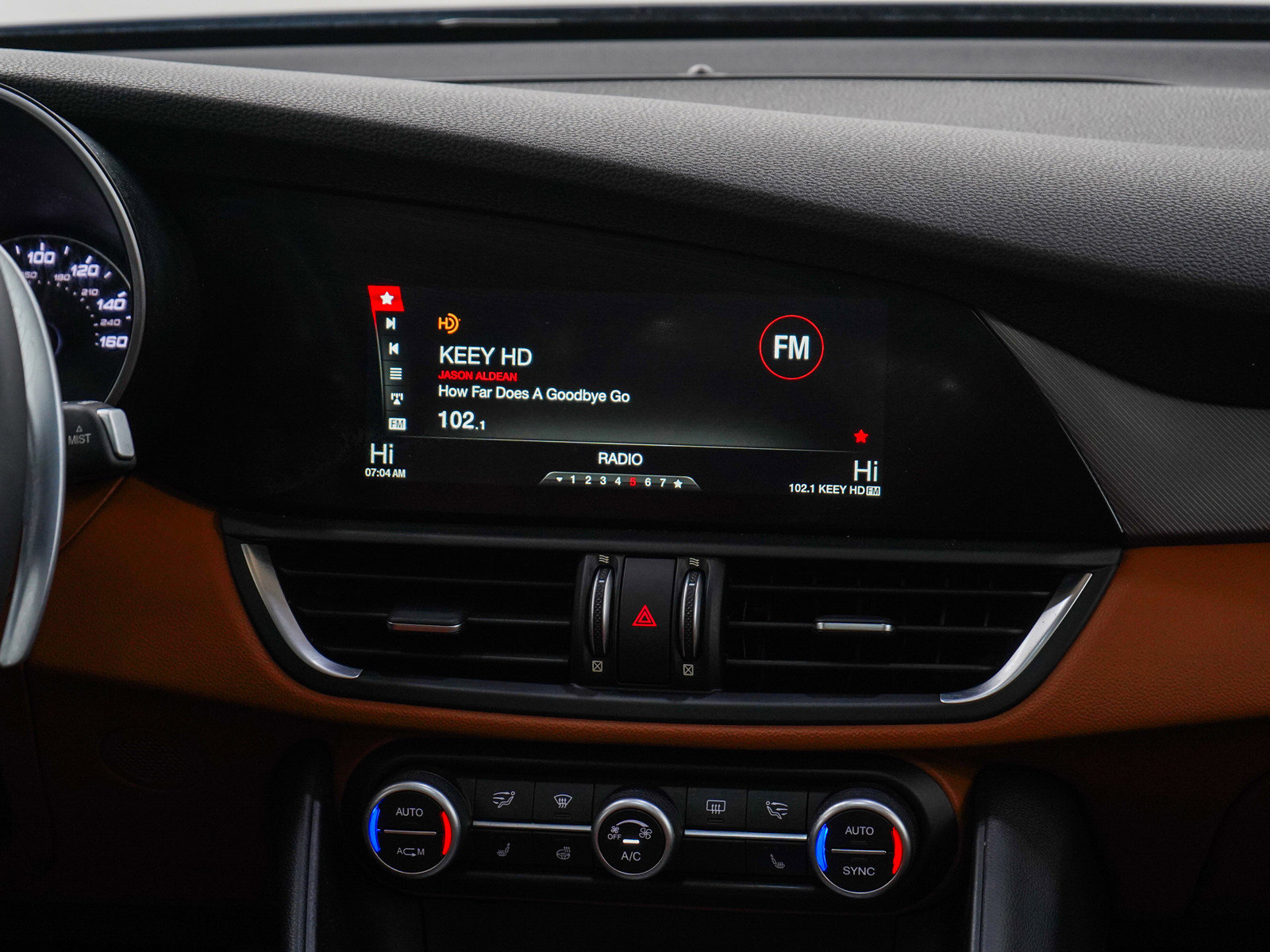 Used 2018 Alfa Romeo Giulia AWD image 15