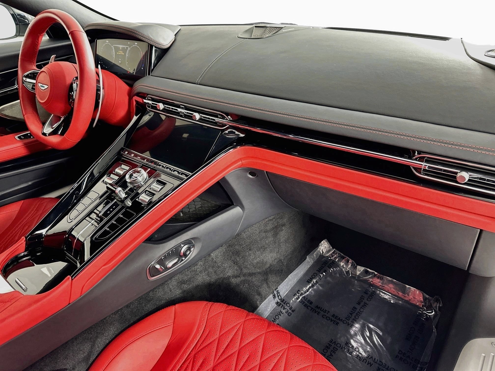 Used 2024 Aston Martin DB12 Coupe RWD image 30