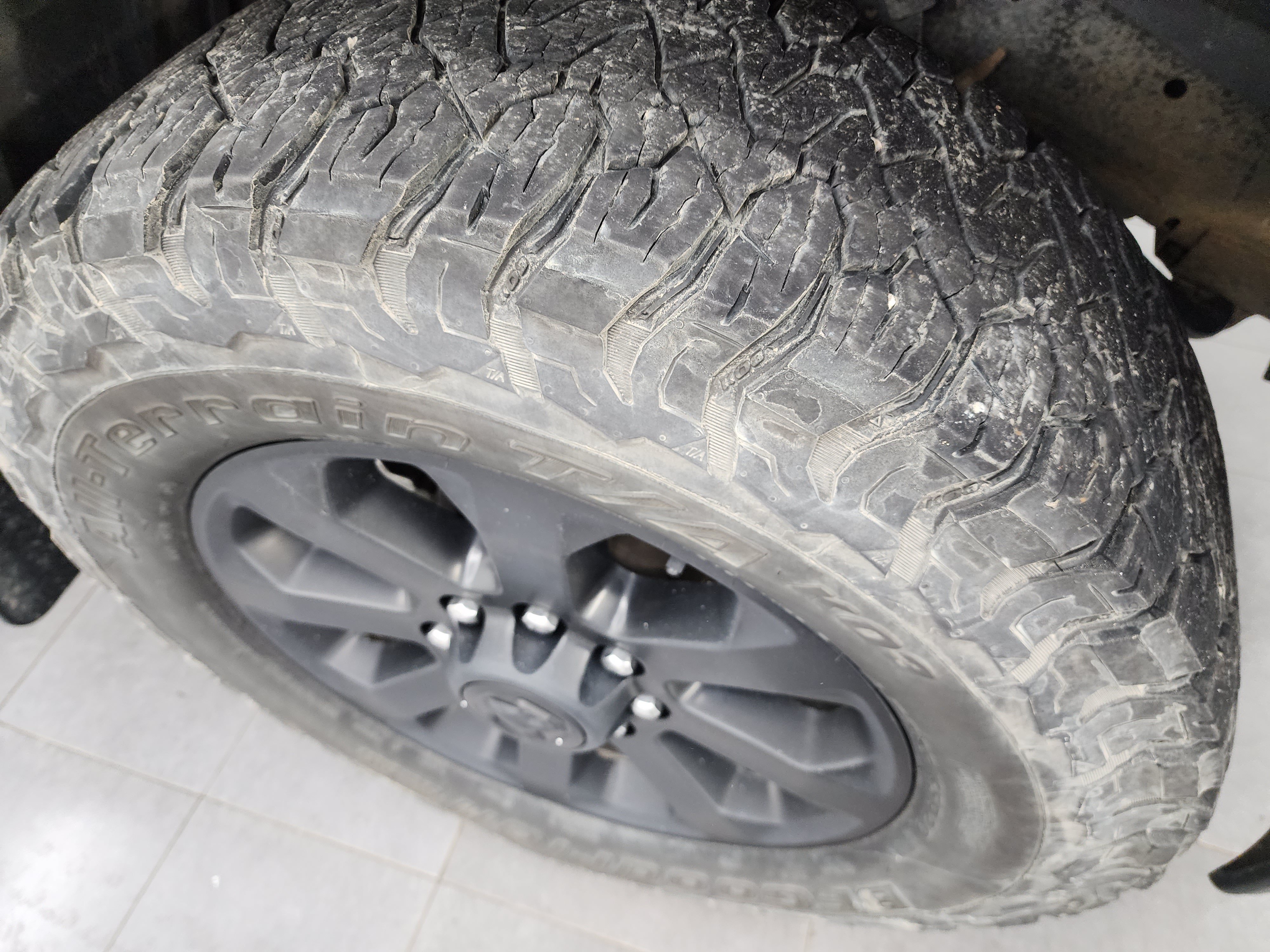 Used 2024 RAM 2500 Laramie w/ Night Edition AWD/4WD image 3